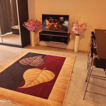 Cozy Unit- Bell Suites- Horizon Suites- Wifi- Netflix- Parking Swimming Pool- Klia Sepang Extérieur photo